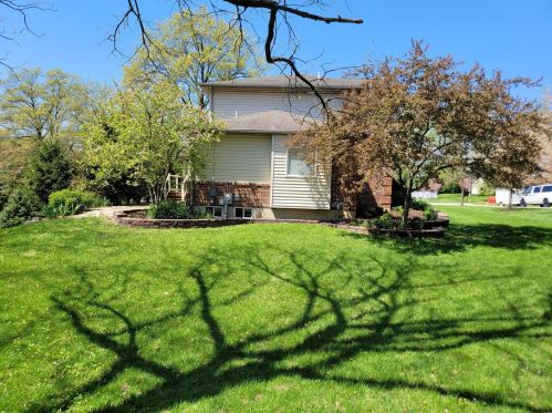 1 Crabapple Ct, Saint Louis MO 63132-3422 exterior