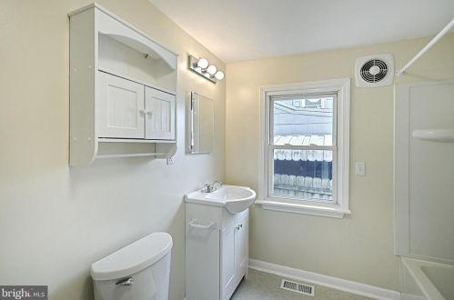 645 Broadway, Hanover PA 17331-2504 exterior