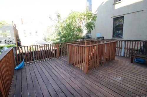 2029 Daly Ave, Bronx NY 10460-2834 exterior