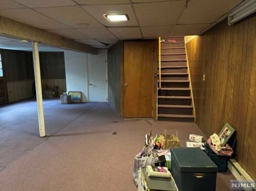 526 Orchard Ave, Palisades Park, NJ 07650-1326