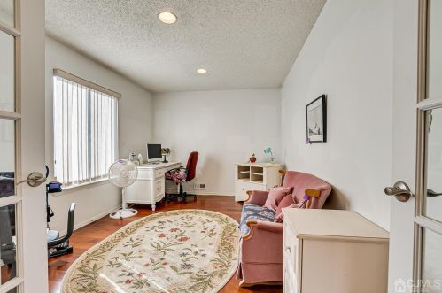 22 Carriage Pl, Edison NJ 08820-4020 exterior