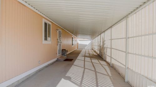 178 Alta Vw Way, Sandy UT 84070-3258 exterior