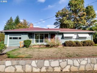6800 34th Ave, Portland, OR 97202-8212