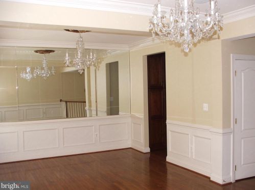 1630 Colonial Hills Dr, Mc Lean VA  22102-2939 exterior