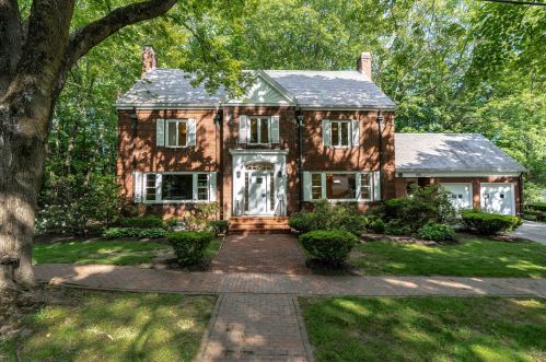 195 Caleb St, Portland, ME 04102-2237