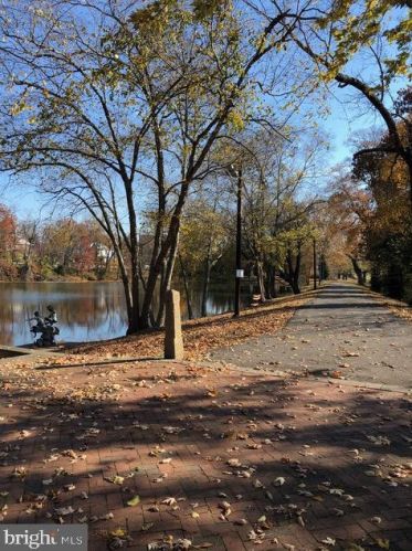 1708 Riverside Dr, Trenton NJ 08618-5843 exterior