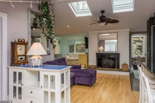 28 Rd, Bloomingdale NJ 07403-1425 exterior