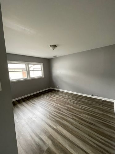 3140 Whipple Dr, Chicago IL  60803-5880 exterior