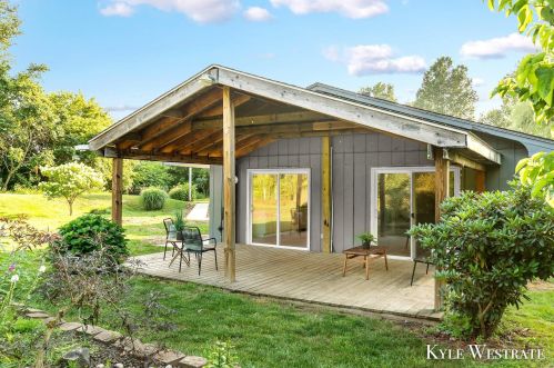 1499 64th St, Fennville, MI 49408-9506