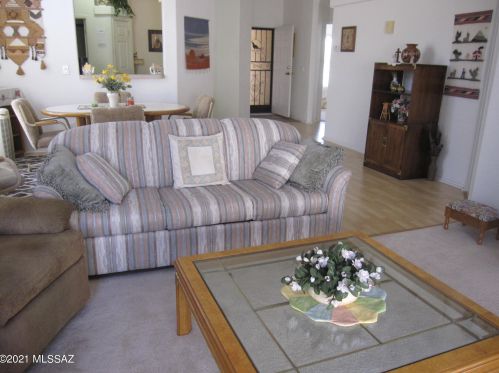 560 Riverdale Ct, Green Valley, AZ 85614-3524