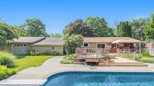 2530 G Ave, Kalamazoo MI 49004-1958 exterior