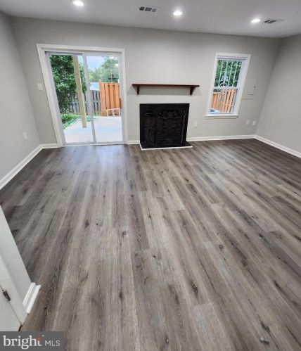 8124 Bonaire Ct, Silver Spring MD 20910-4663 exterior