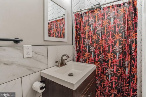 1233 49 St, Philadelphia PA 19143-4438 exterior