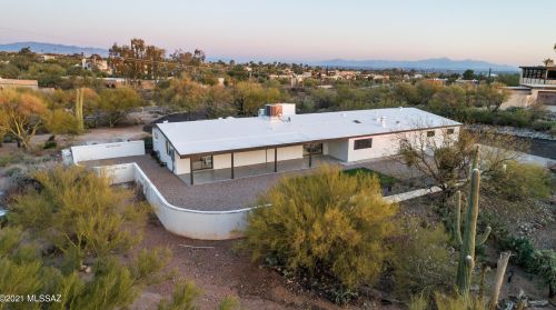 6611 Swan Rd, Tucson AZ 85718-5433 exterior