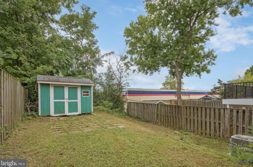 3928 Vermont Ave, Alexandria VA 22304-6326 exterior