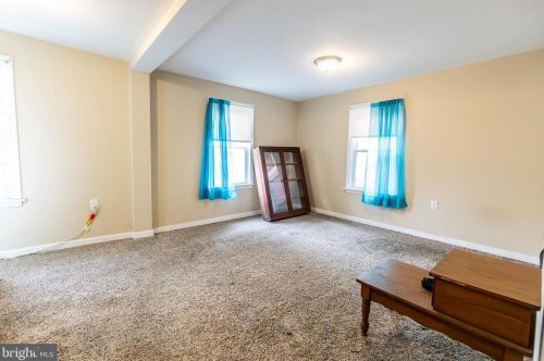 350 Maple Ave, Hanover PA  17331-5124 exterior