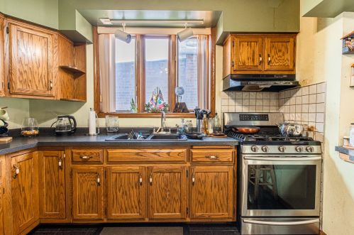 6343 Tripp Ave, Chicago IL 60646-4524 exterior