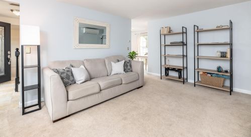 24 Amy Way, Concord NH  03303-1045 exterior