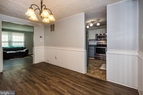 8024 Bosley Ct, Glen Burnie MD 21061-4925 exterior