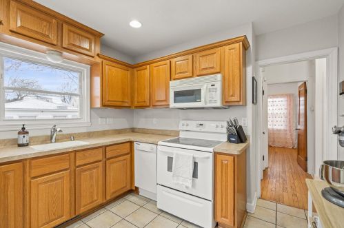 3751 85th St, Milwaukee WI  53222-2823 exterior