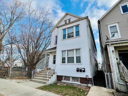 8911 Muskegon Ave, Chicago, IL 60617-3145