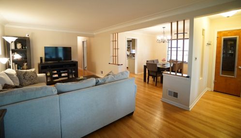 6149 Kildare Ave, Chicago, IL 60646-5225