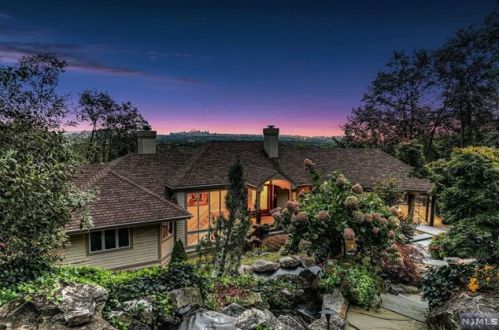 125 Lloyd Rd, Montclair, NJ 07042-1732