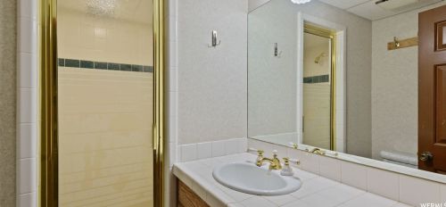 1925 Foxmoor Cir, Sandy UT 84092-5265 exterior