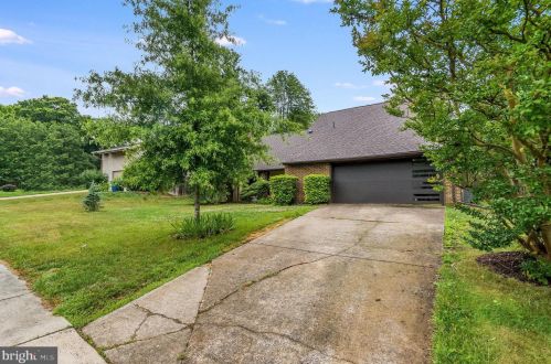 6807 Vantage Dr, Alexandria VA  22306-1241 exterior