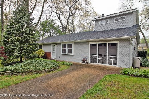 202 Conifer Dr, Lacey, NJ 08731-2830