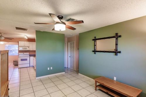 662 105 Ave, Naples FL 34108-1840 exterior