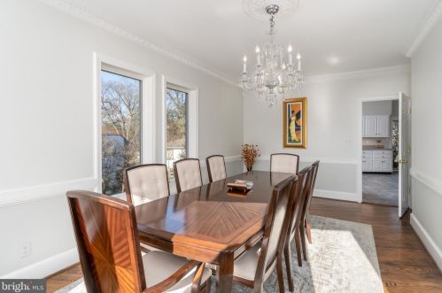 4526 Foxhall Cres, Washington DC 20007-1061 exterior