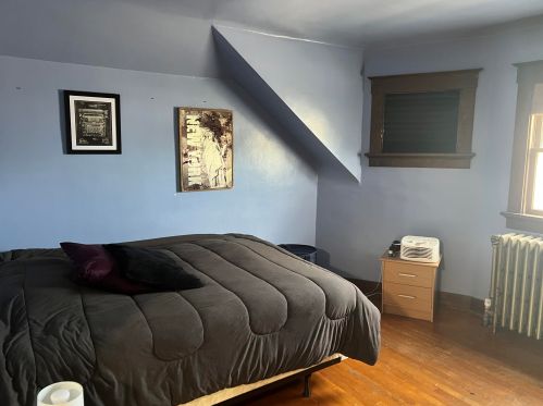 1607 Division St, Manitowoc WI 54220-5627 exterior