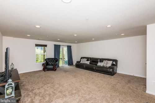 515 Fox River Hills Way, Glen Burnie MD 21060-8488 exterior