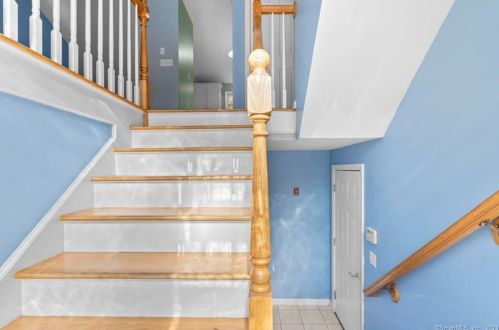 306 Silver Hl Rd, Derby CT 06418-1139 exterior