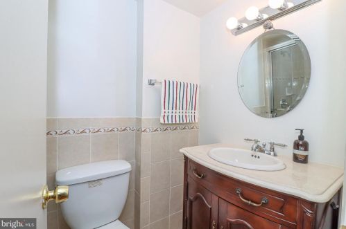 5469 Marlin St, Rockville MD 20853-3608 exterior