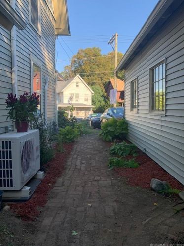 30 Church St, Seymour CT 06483-2503 exterior