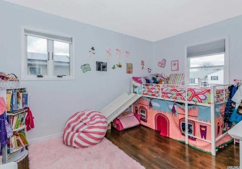 44 Harvest Ln, Commack NY 11725-1529 exterior