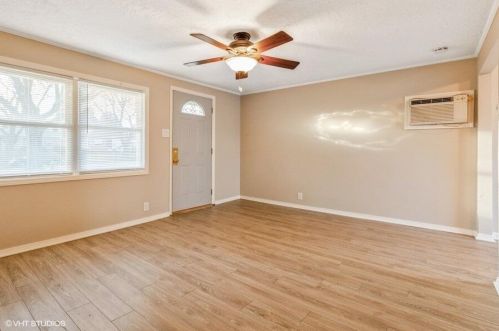 3240 84th St, Milwaukee, WI 53222-3703