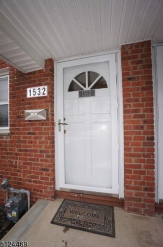 1532 2nd St, Scotch Plains NJ  07076-1629 exterior