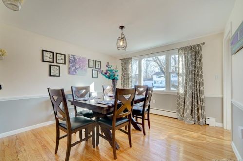 20 Orbit Dr, Enfield CT 06082-5528 exterior