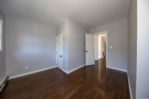 10 21st St, Huntington Station NY  11746-3259 exterior