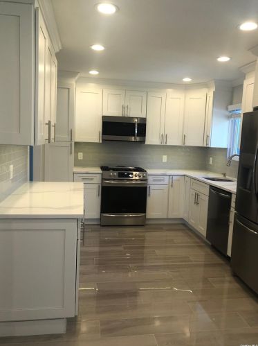 27 Marilyn Ct, Babylon NY  11704-7914 exterior