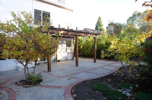 100 John Henry Cir, Folsom CA 95630-8132 exterior