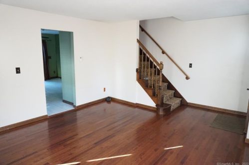 149 Maple St, Manchester CT 06040-6105 exterior