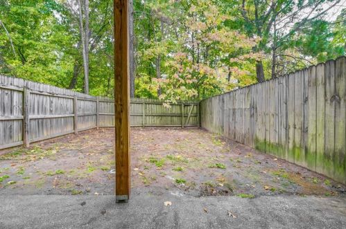 7058 Oakhill Cir, Austell GA 30168-6856 exterior