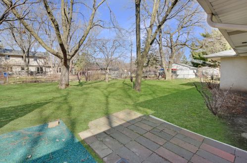 1251 Charlton St, Saint Paul MN 55118-2948 exterior