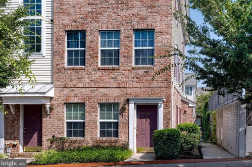 16 Lalor St, Trenton, NJ 08611-3504