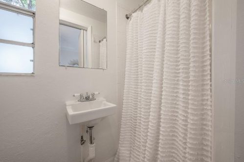 6718 11 St, Tampa FL 33604-3215 exterior