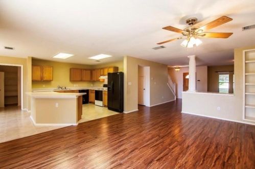 10816 Amblewood Way, Austin TX  78753-3347 exterior